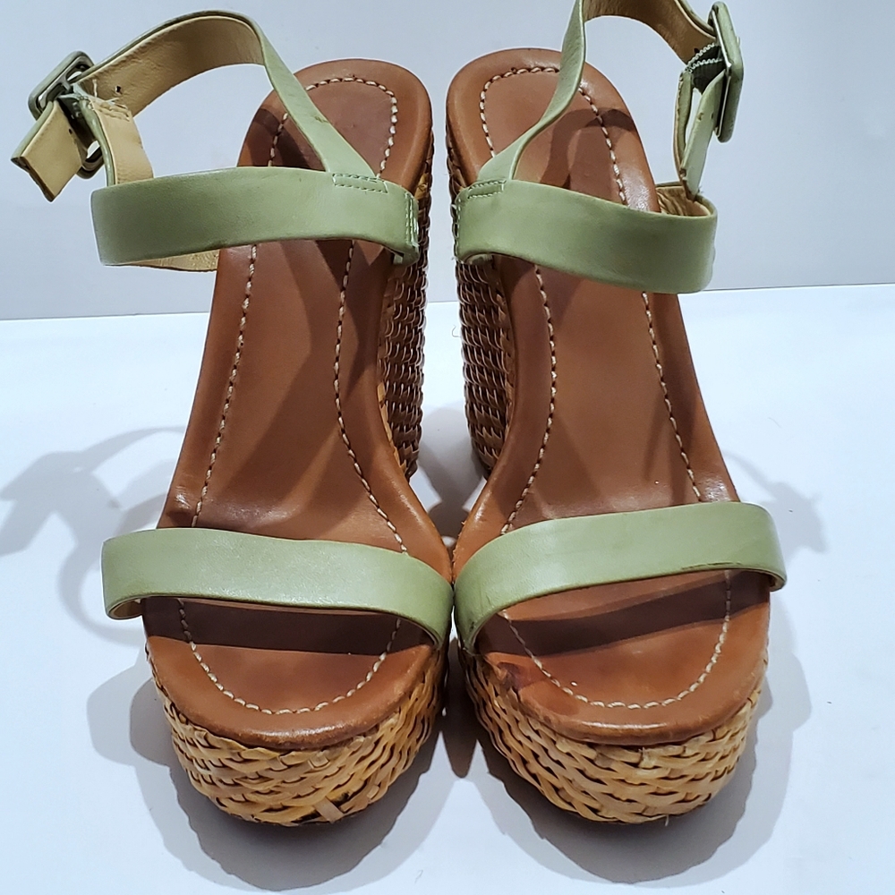 Kate Spade "Dancer" green preppy wedge sandal, size 7.5M